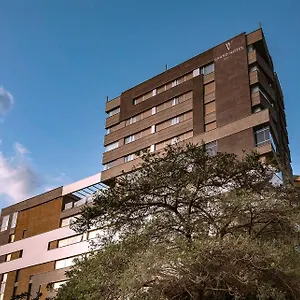 V Grand Hotel, A Member Of Radisson Individuals מדיין